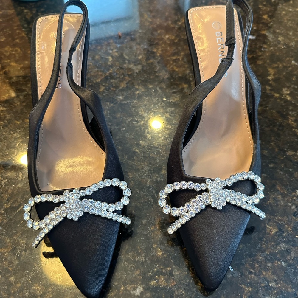 Brand new black sling back heels 7.5 Lulus